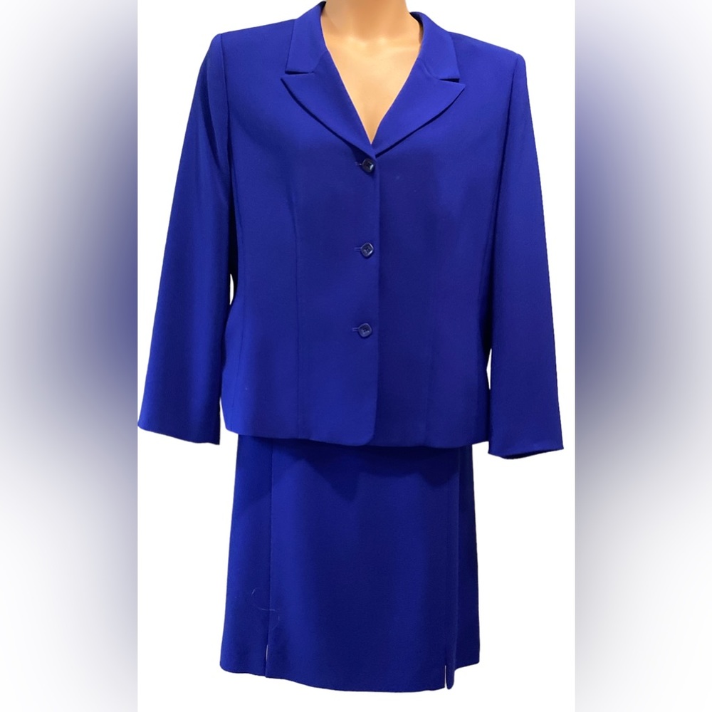 Le Suit Size 18 2-Piece Suit